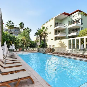 Lägenhetshotell Pierre & Premium Port Prestige, Antibes